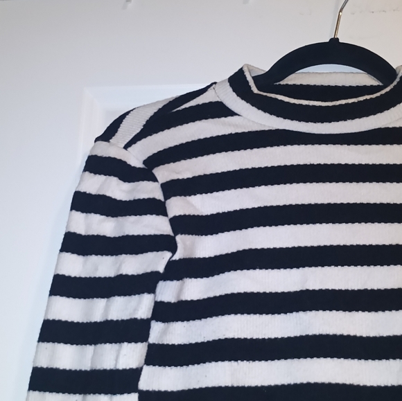 Forever 21 S Striped Cropped Sweater - Picture 3 of 5
